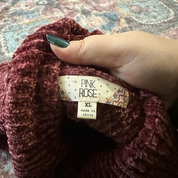 Chenille Women’s Turtleneck Sweater, Cropped - Picture 2 of 2